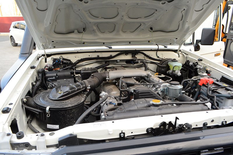 Установка предпускового подогревателя мотора на Toyota Land Cruiser 78 в магазине автозвука и аксессуаров kSize.ru